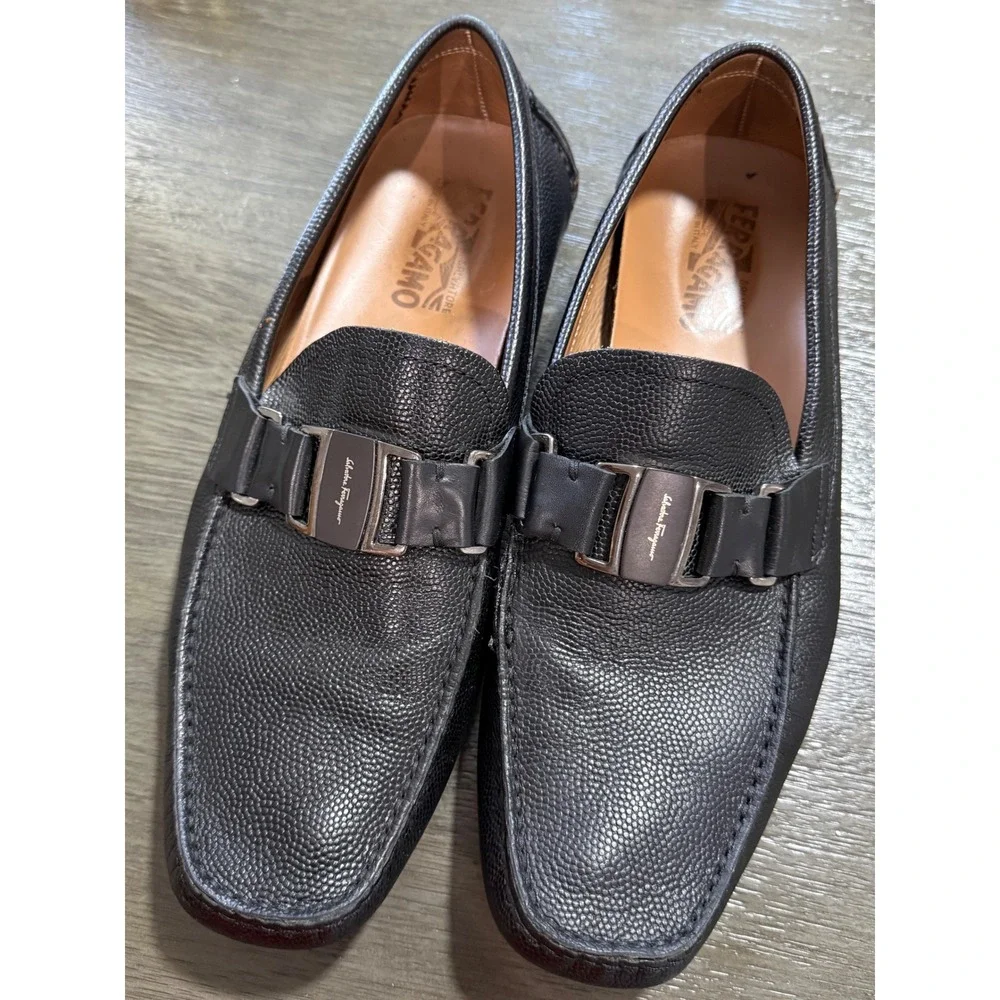 Salvatore Ferragamo Gancini Pebbled Leather Driver Loafers Black Mens US 10 D